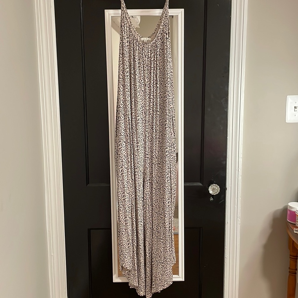 Wide Leg Z-Supply Leopard Jumpsuit - sized medium. RUNS BIG